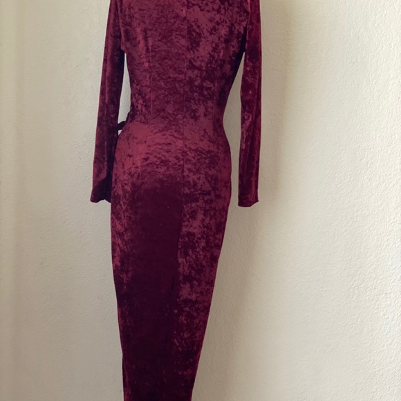 SOLDCrushed burgundy velvet All that jazz L dress - Picture 5 of 8